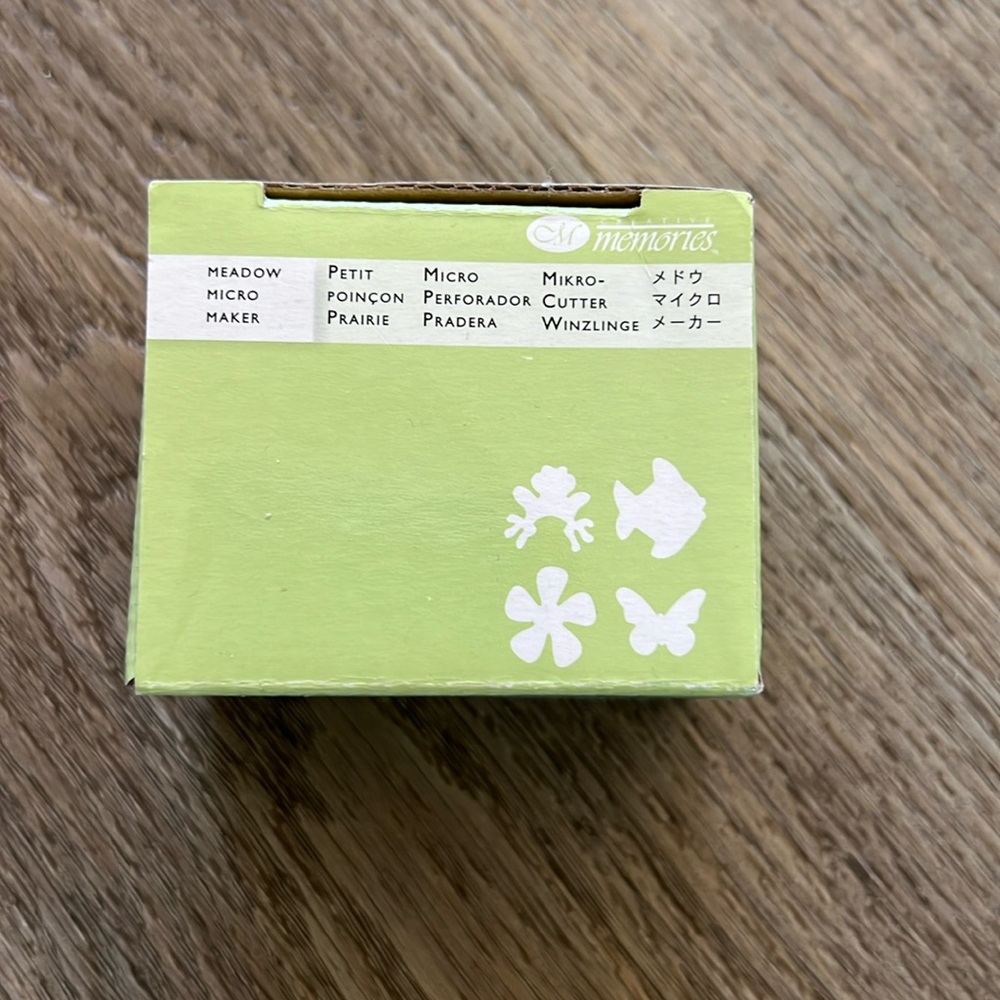NWT Creative Memories Micro Meadow Maker.